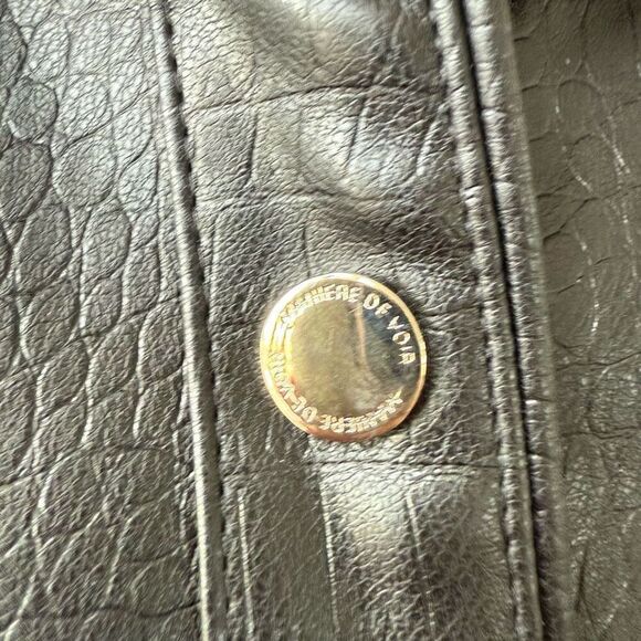 Maniere De Voir Faux Leather Snap Front Oversized Shirt 8 L - Picture 3 of 9